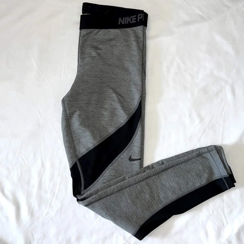 Nike Pro Hyperwarm Women Gray and Black Athletic Leggings Size Large - Picture 1 of 6